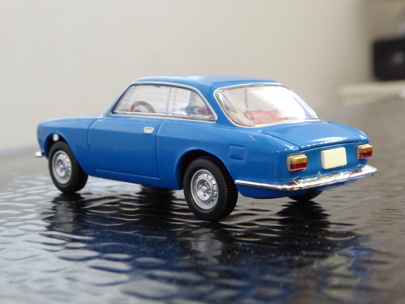 Illustration for article titled Hot Sixty 4th: Tomica TLV - Alfa Romeo GT1300